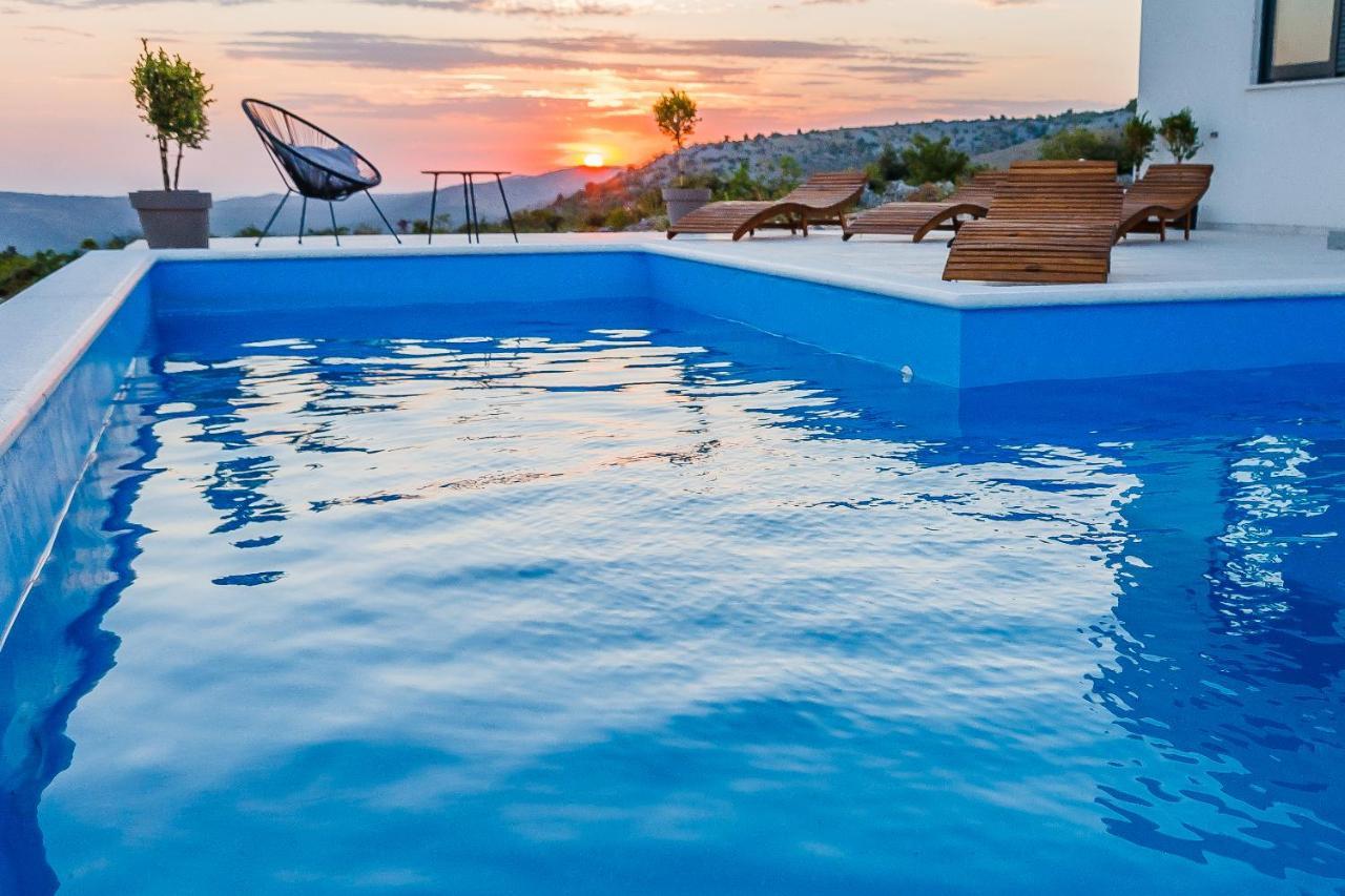 Villa Zlatno Sunce In The Hills Near Trogir Vrsine Eksteriør bilde