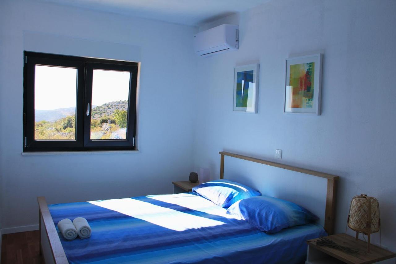 Villa Zlatno Sunce In The Hills Near Trogir Vrsine Eksteriør bilde